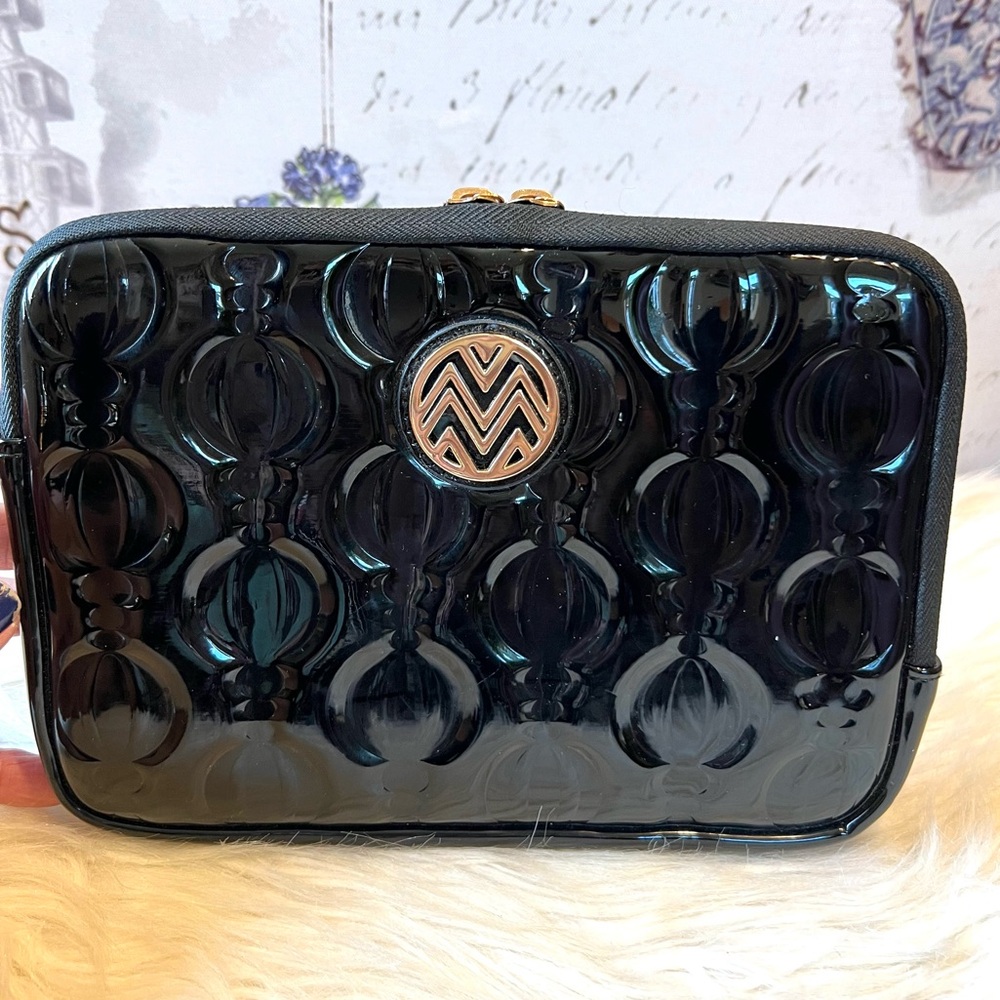 Macbeth Collection Nico IPad Zipper Case